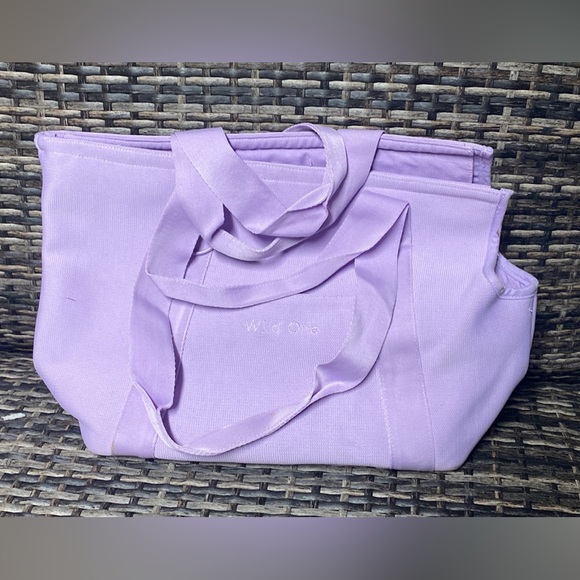 Wild one lilac dog carrier